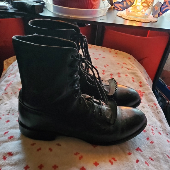 Sleek Black Women's Leather Boots - Picture 2 of 7